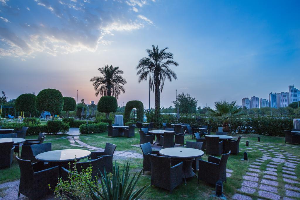 New Park Hotel Koweït Extérieur photo